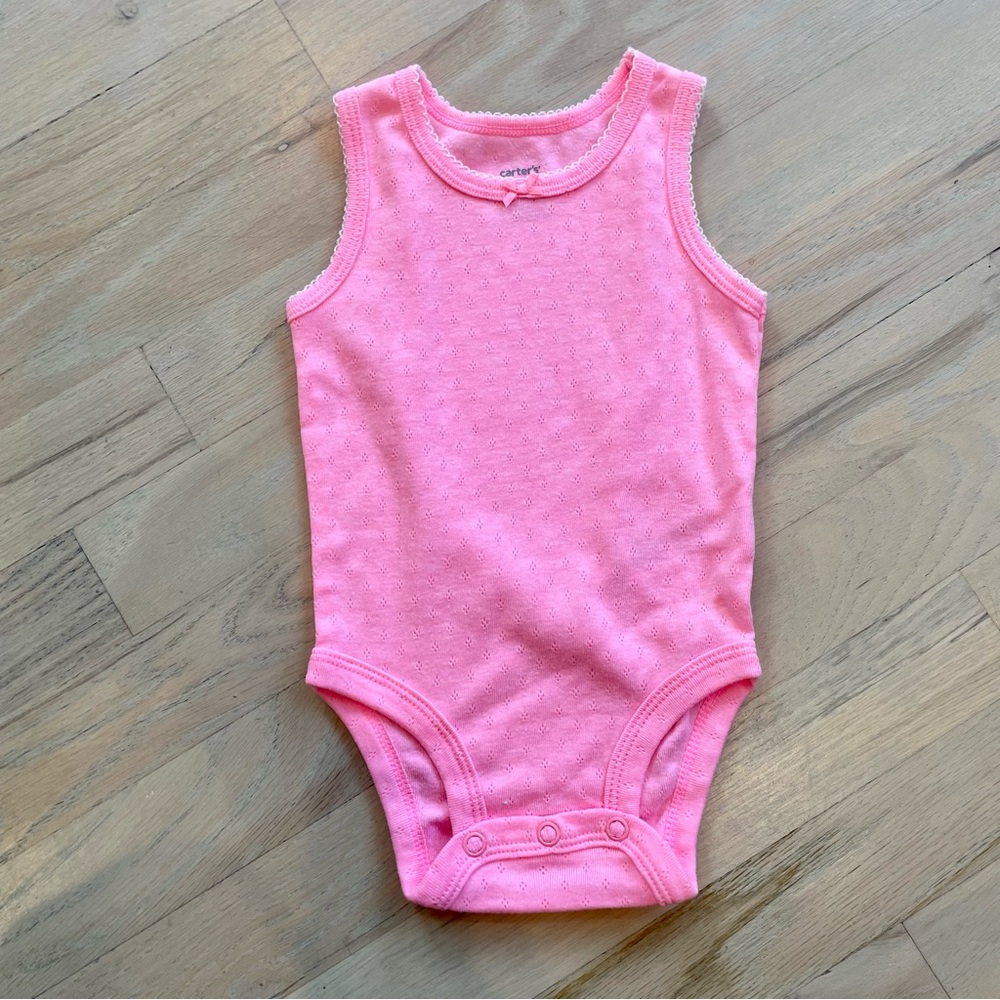 Carter’s Onesie | Size: 6 Months
